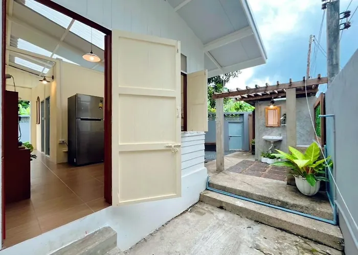 Entire House 3br - White And *
