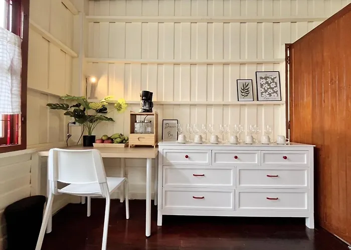Entire House 3br - White And