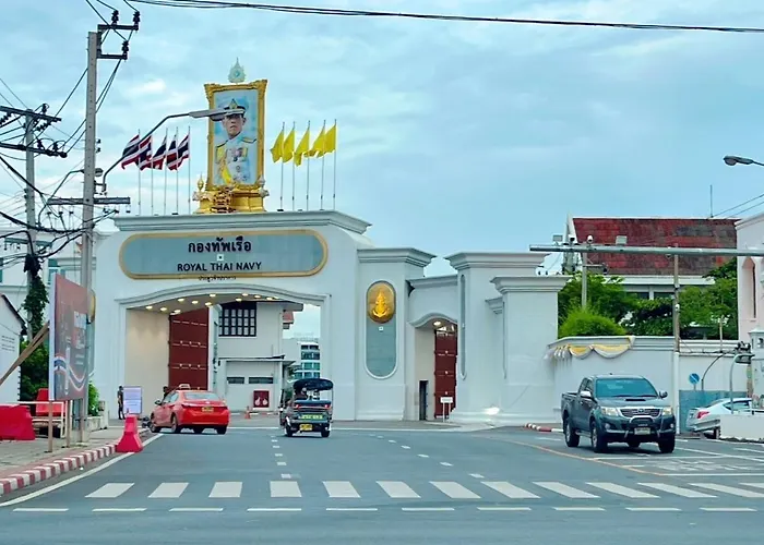 Entire House 3br - White And * Bangkok