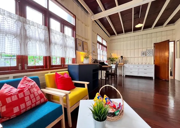 Ferienhaus Entire House 3br - White And