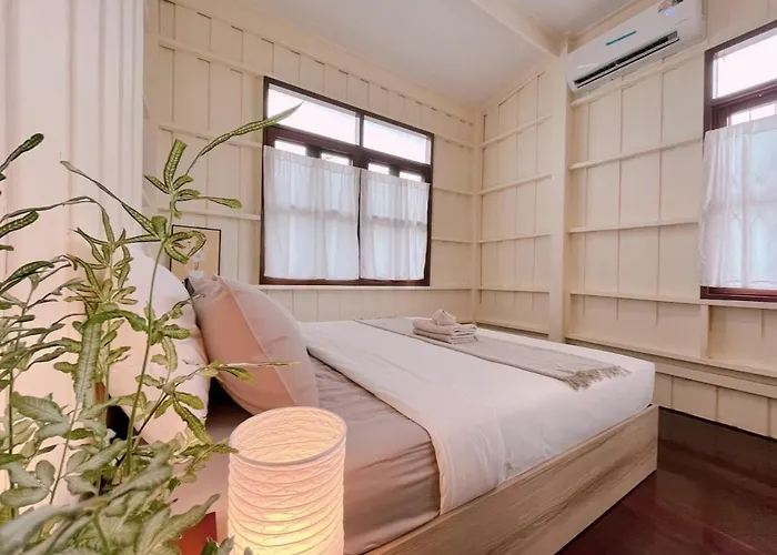 Entire House 3br - White And *