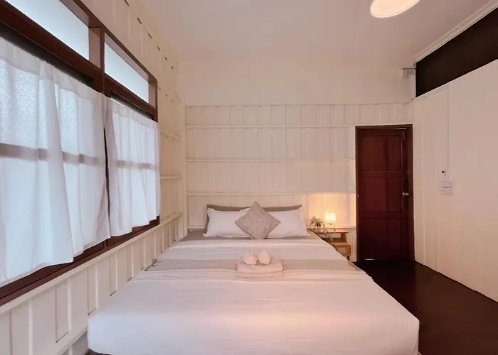 Ferienhaus Entire House 3br - White And Bangkok