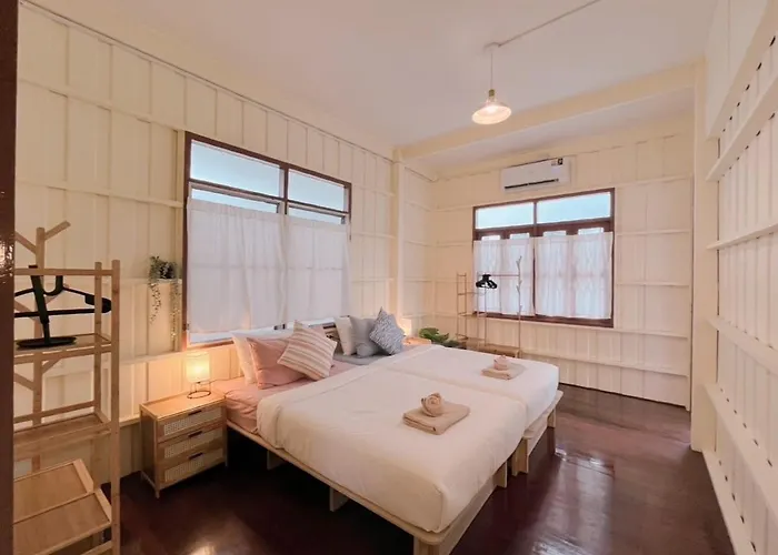 Entire House 3br - White And * Bangkok
