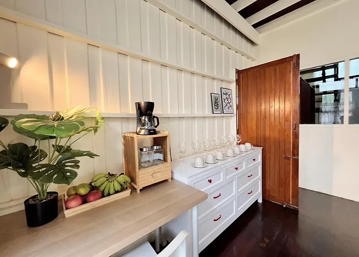 Entire House 3br - White And * Bangkok