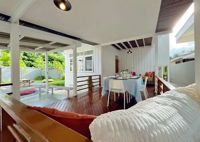 Entire House 3br - White And Ferienhaus