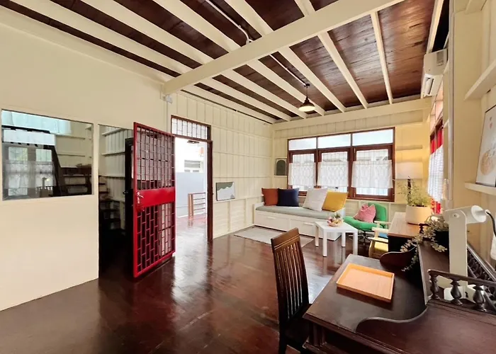 Ferienhaus Entire House 3br - White And