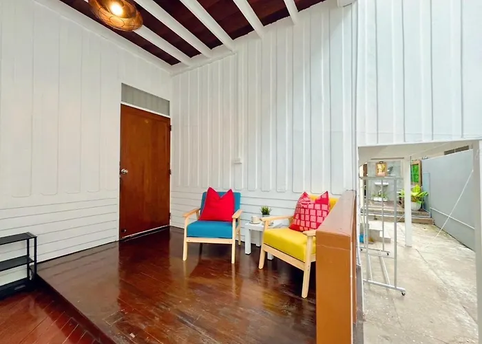 Entire House 3br - White And *