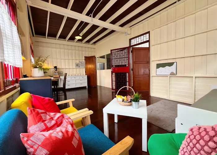 Entire House 3br - White And Ferienhaus