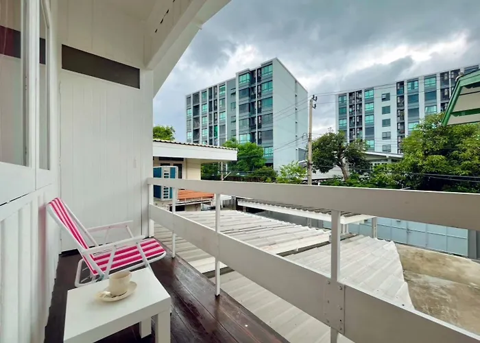 Entire House 3br - White And