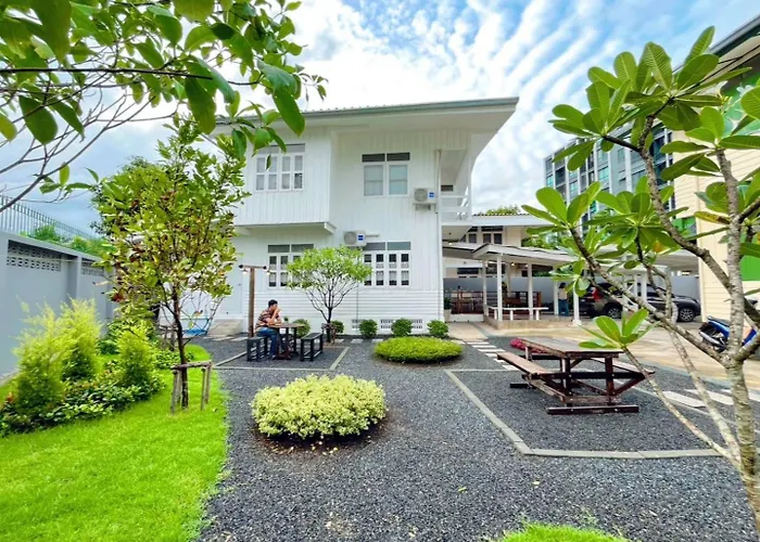 Entire House 3br - White And